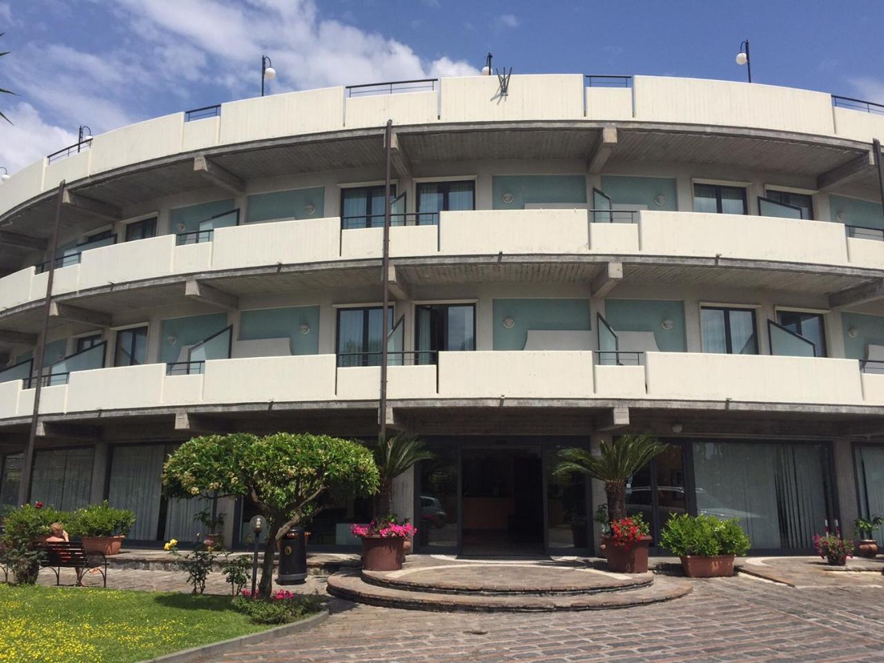 Atlantis Palace Hotel Mascali Exterior photo